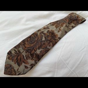 Used! Dolce Gabbana tie.